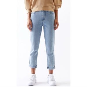 PacSun Light Wash Denim Mom Jeans